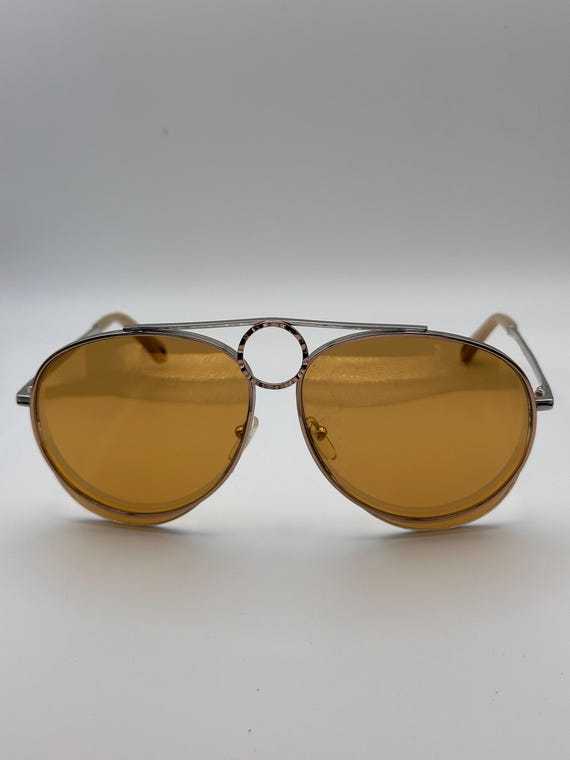 Vintage Gold Chloé Sunglasses With a Unique, Timeless Style  display picture 2