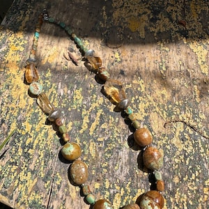 Collar vintage de piedra turquesa con detalles en plata esterlina: terroso, audaz y lleno del carácter atemporal del suroeste.