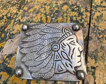 Broche vintage de jefe nativo americano en plata de ley / Pin de tocado tribal hecho a mano / Joyería del suroeste occidental