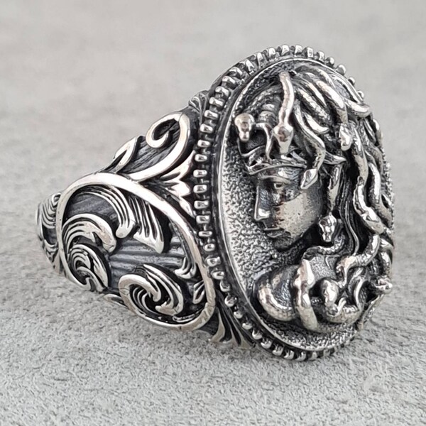 GREEK GORGON MEDUSA SILVER RING main image 1