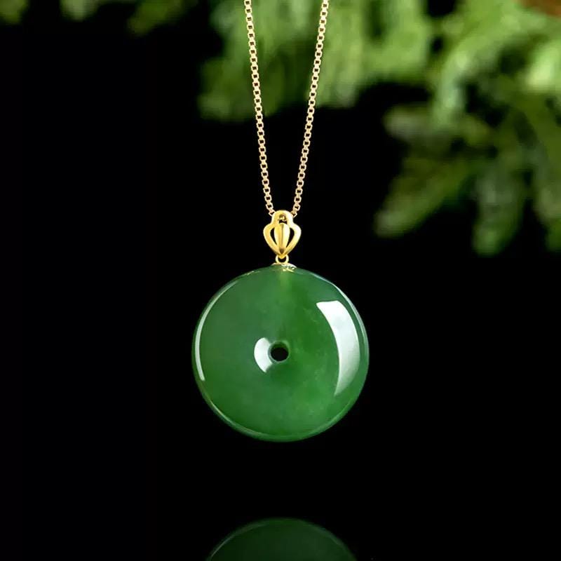 Pendentif PI Chinois En Jade Vert épinard Clair - Bijou Symbolique Unisexe