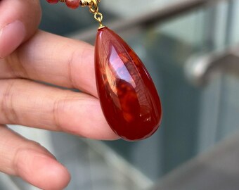Natürlicher roter Achat Teardrop Anhänger, ein Anhänger