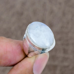 Rainbow Moonstone 925 Sterling Silver Ring: Oval Gemstone