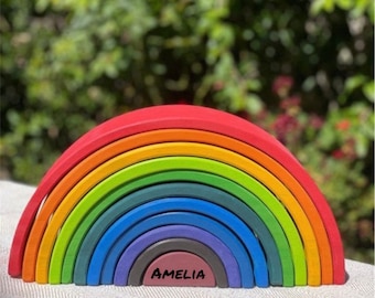 Personalisierte 12 Stück große hölzerne Regenbogen Stacker | Waldorf | Montessori | Stapelspiel | Urlaub Geschenk | Kleinkind Spielzeug | Regenbogen Puzzle