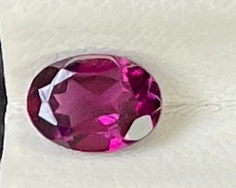 Granate rodolita natural: piedra preciosa ovalada facetada de 1 ct