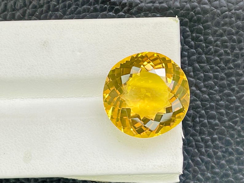 Facetterad citrin ädelsten, rundslipad, naturlig lös sten (19,70 ct) bild 2