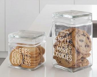 Personalised Glass Storage Jar – Airtight Biscuit, Sweet & Treat Jar (1L / 1.5L)