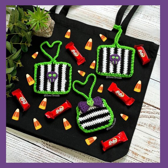 Crochet Beetle Potion Bag Charm, Crochet Pouch, Crochet Bag Charm, Crochet Beetle