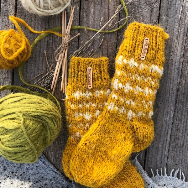 Calcetines de punto amarillos, calcetines gruesos de lana gruesa, calcetines de punto para diferentes tamaños de pies, lana de oveja orgánica, hechos en Ucrania con amor