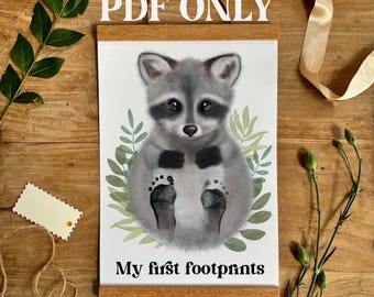 PDF File Baby’s erster Fußabdruck Waschbär Druck, Footprint Art, Personalisiertes Baby-Andenken, Waschbär-Kinderzimmer-Kunst, Printout-Dekor