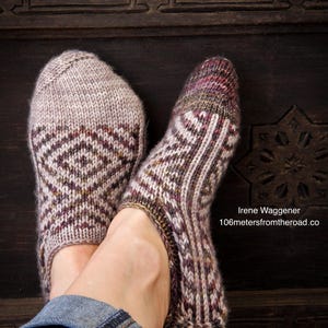 Shabka (Trellis) Socks & Tqasher Jadeed (New Socks) Knitting Patterns