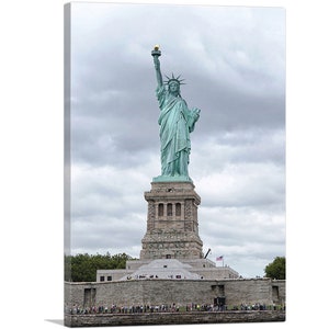 ARTCANVAS Statue of Liberty New York Canvas Art Print