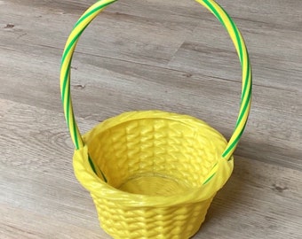 Vintage Blow Mold Easter Basket, Yellow Basket, Plastic, Easter Collectible, Easter Egg Hunt, Vintage Easter, Spring Decor, 1980s