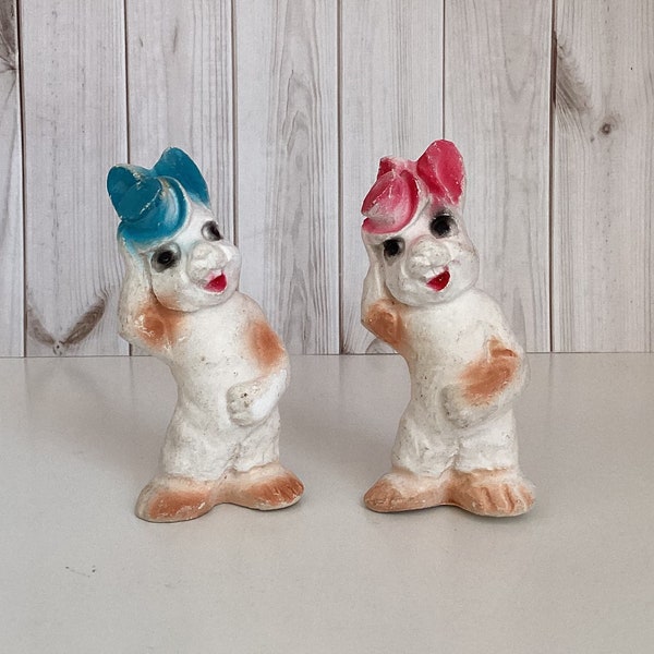 Lapins vintage à la craie, figurines de lapin, lapins dans des chapeaux haut de forme, lapins en plâtre, décoration de Pâques, années 40