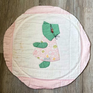 Vintage Sunbonnet Sue Quilt Block, Feedsack, Bonnet Girl, Hand Quilted, Old Quilt, Embroidered, Quilt Square, Farmhouse Decor, 1940s
