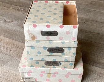 vintage Nancy Ann Boxes Only, Boîtes de poupées, Pois, Remplacement, Milieu du siècle, Cinq boîtes, Circa années 1940