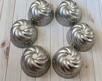 Vintage Swirl Baking Molds, Jello Molds, Aluminum, Farmhouse Kitchen, Kitchen Decor, Lot of Six, Bundt Cakes, 1960s