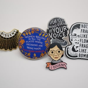 Spilla Ruth Bader Ginsburg - Citazione ispiratrice della Corte Suprema dei Gioielli RBG