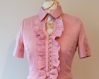 Blusa vintage rosa empolvado con volantes: manga corta, talla S/M