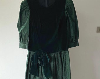 Vintage Emerald Green Velvet Ball Gown - Austrian Made, Size Large