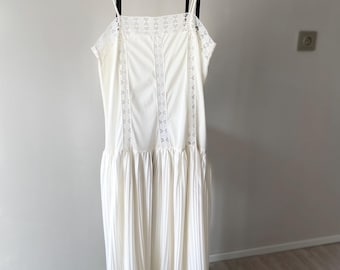 Vintage Ivory Pleated Slip Dress / Antique Style Nightgown with Floral Lace