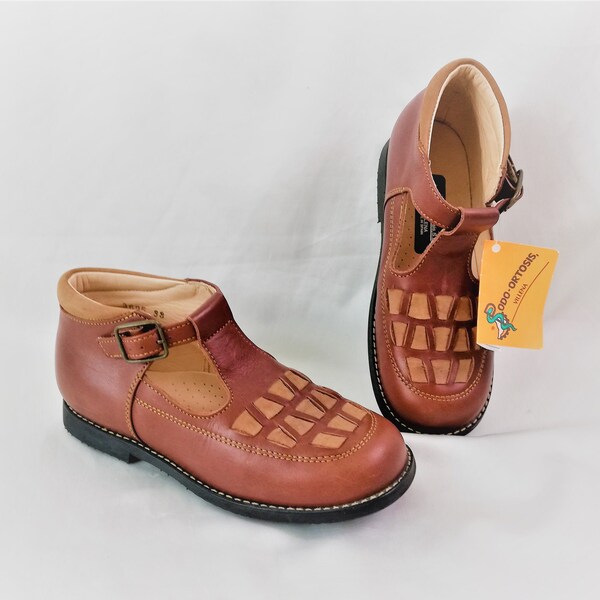 Vintage Orthopedic Shoes Kids Genuine Leather Sandals Mary Jane T-Strap Ankle-Wrap Shoes Size EUR 33 / US 1.5 / UK 14 Vintage Clothing