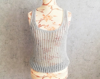 Top vintage de punto transparente: malla gris plateada, hecho a mano talla S/M