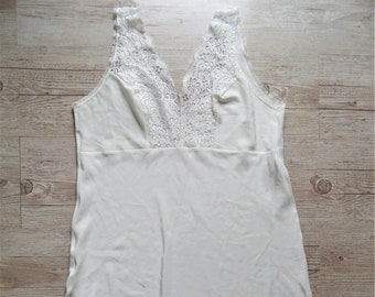 Vintage Lace Lingerie Full Slip White Nightgown Wear Lace Dress 80s lingerie Size Medium / Large Made in England Vintage Clothing