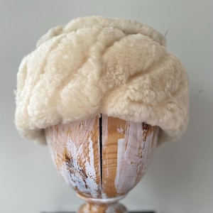 Vintage White Sheepskin Fur Hat: Shearling Winter Cap, Size M