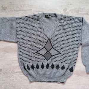 Vintage Gray V Neck Wool Sweater Men Geometric Gray & Black Owersize Wool Sweater Size L Made in Italy Gift For Him Vintage Clothing Men