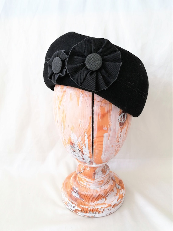 Vintage Black Wool Pillbox Hat: Floral Embellished Beret 