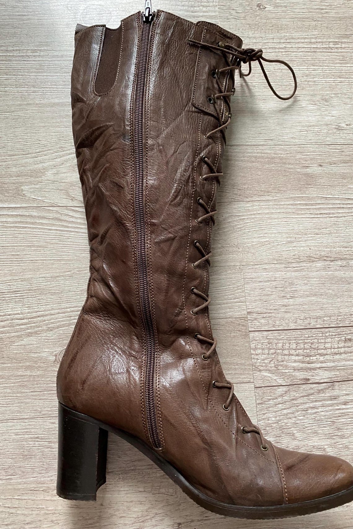Vintage Brown Wrinkled Leather Lace-up Boho Chic Boots: EU 39.5 / US 8. ...