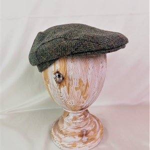 Vintage Harris Tweed Flat Cap: English Wool Newsboy Hat (Size 56)