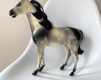 Cheval Sindy Dapple Grey de Pedigree, vintage 1982, 33 cm de haut, décorateur