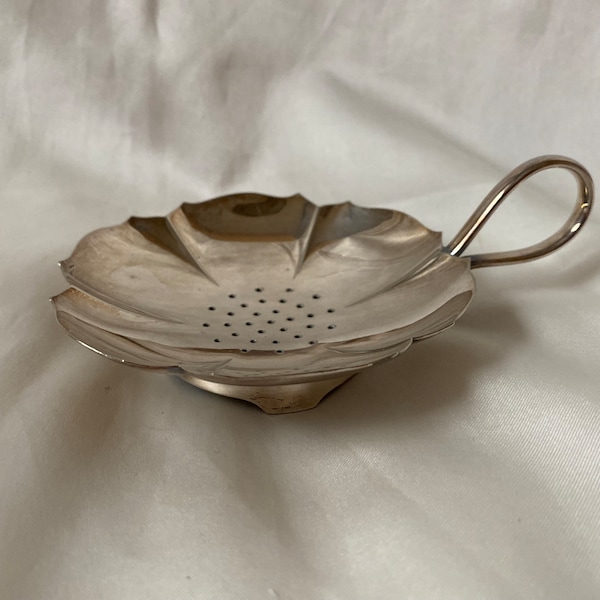 Vintage Tea Strainer Wellner Silver Plated Tea Lemon Strainer Sieve Serving Dish Flower Shaped Collectable Silver Plated Flatware
