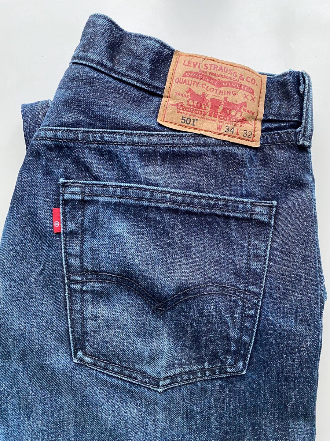 LEVI’S / W34 501 crush denim pants Vintagelevi's 501 Jeans: Dark Wash Denim, Button Fly W34 Shortened