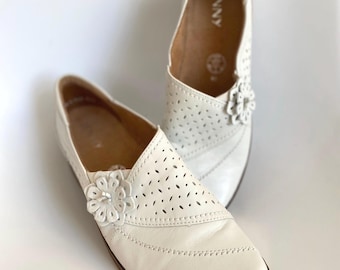 Vintage White Leather Loafers: Chunky Heel Slip-Ons, EUR 38.5 / UK 5.5 / US 6.5