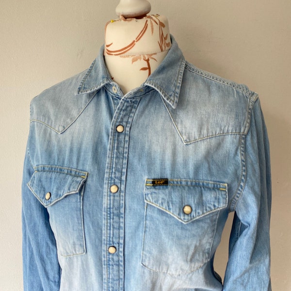 Vintage Lee Denim Shirt Men Light Blue Western Cowboy Workwear Long Sleeved Marble Snap Shirt Slim Fit Size Small Vintage Cothing Men