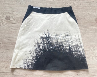 Moschino Mini Skirt White Black Print mini skirt Size US 6 / EUR 36 / UK 8