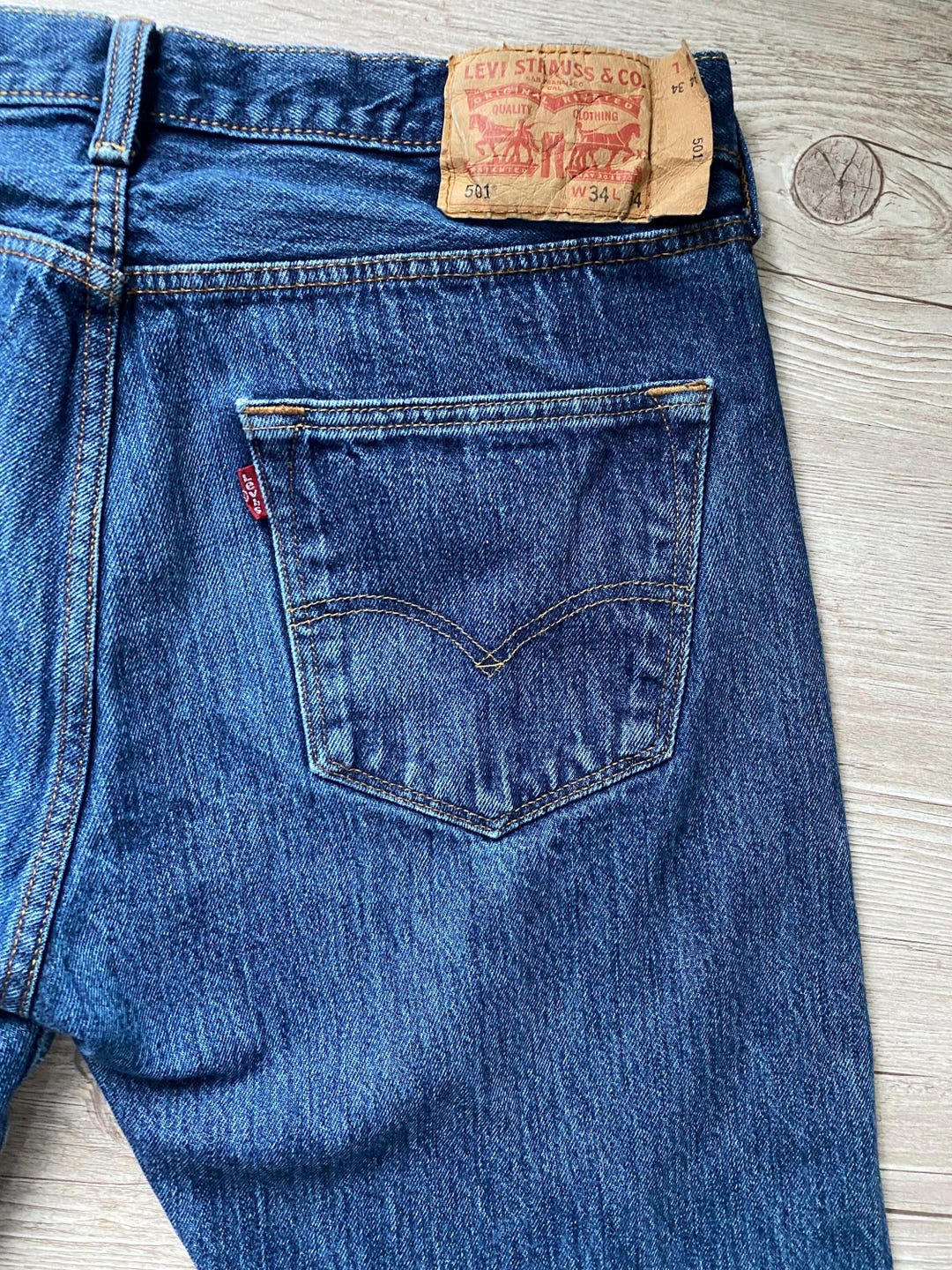 Vintage Levi's 501 Jeans Men Button Fly Size W34 L30 IMPERFECTION