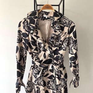 Vintage 90s Floral Trench Coat: Ruffle Collar Silky Overcoat, Size Small