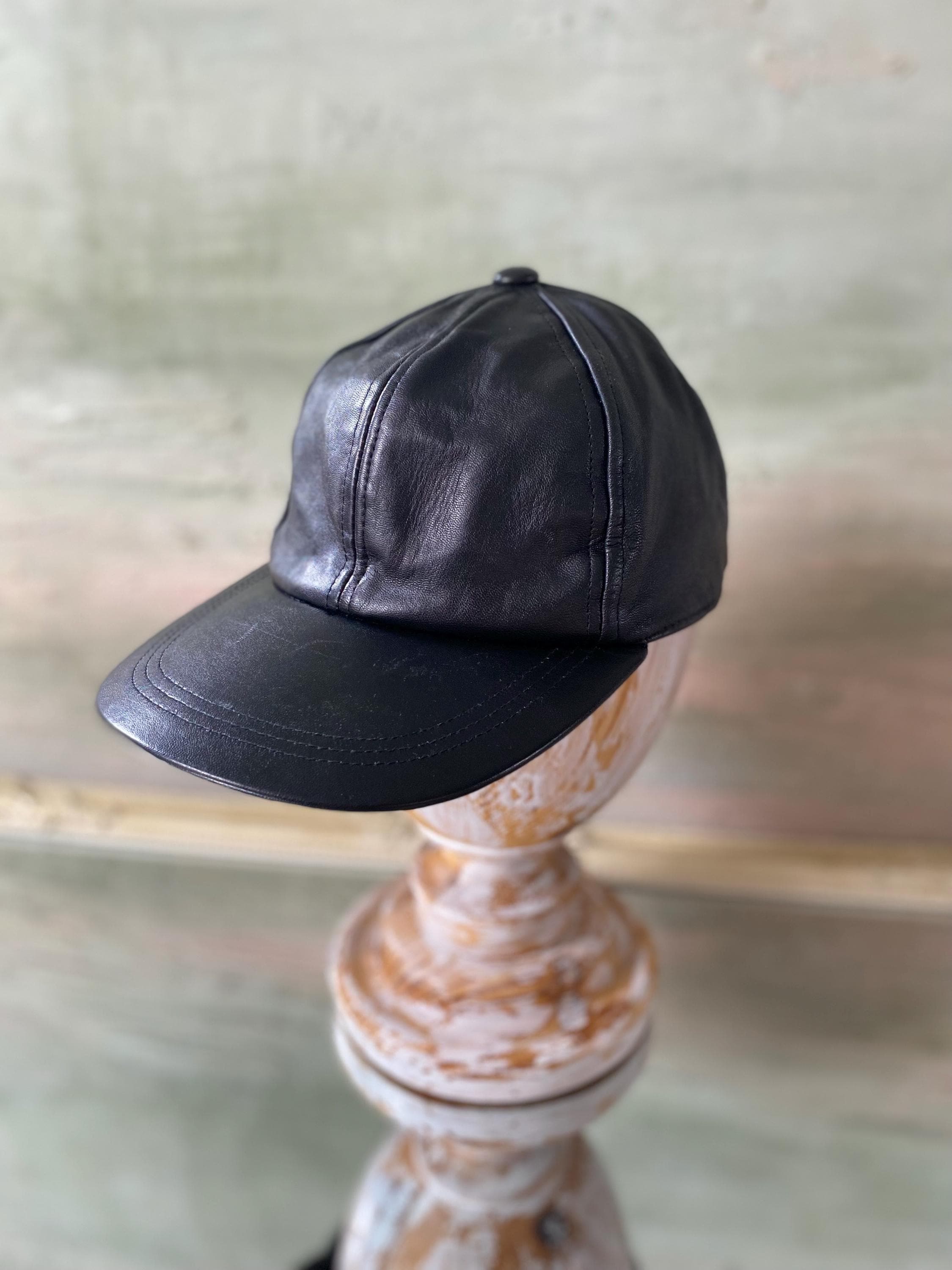 よく見る「芸能人が愛用 Leather Black Vintage Cap Black Hat Leather Genuine 90s 帽子