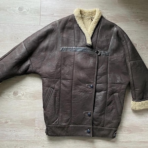 Vintage Brown Sheepskin Shearling Jacket: Genuine Leather Winter Coat (Size Medium)