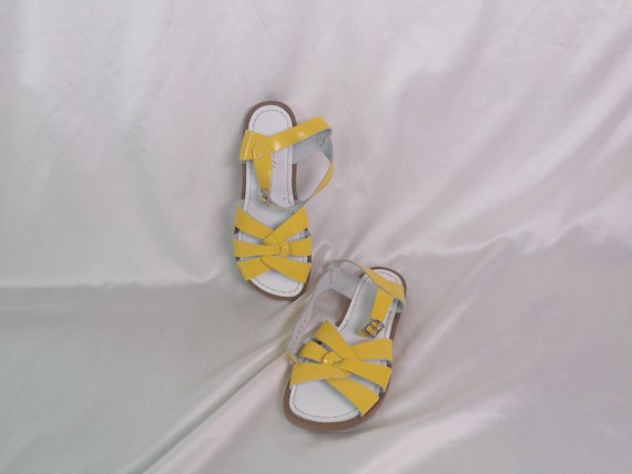Yellow sandals size 9 2025