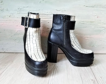 Leder Plateau Ankle Boots, Blockabsatz, Schnallen-Detail (EU 36 / UK 3.5 / US 6)