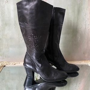 Vintage Black Leather Cowboy Boots: Western Cuban Heel, Size US 9