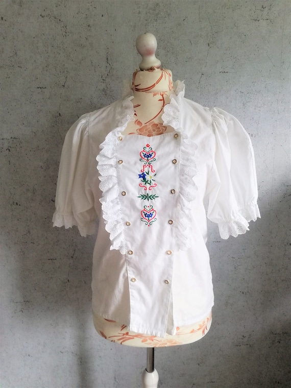 Vintage White Folk Blouse Puff Sleeve Floral Embro