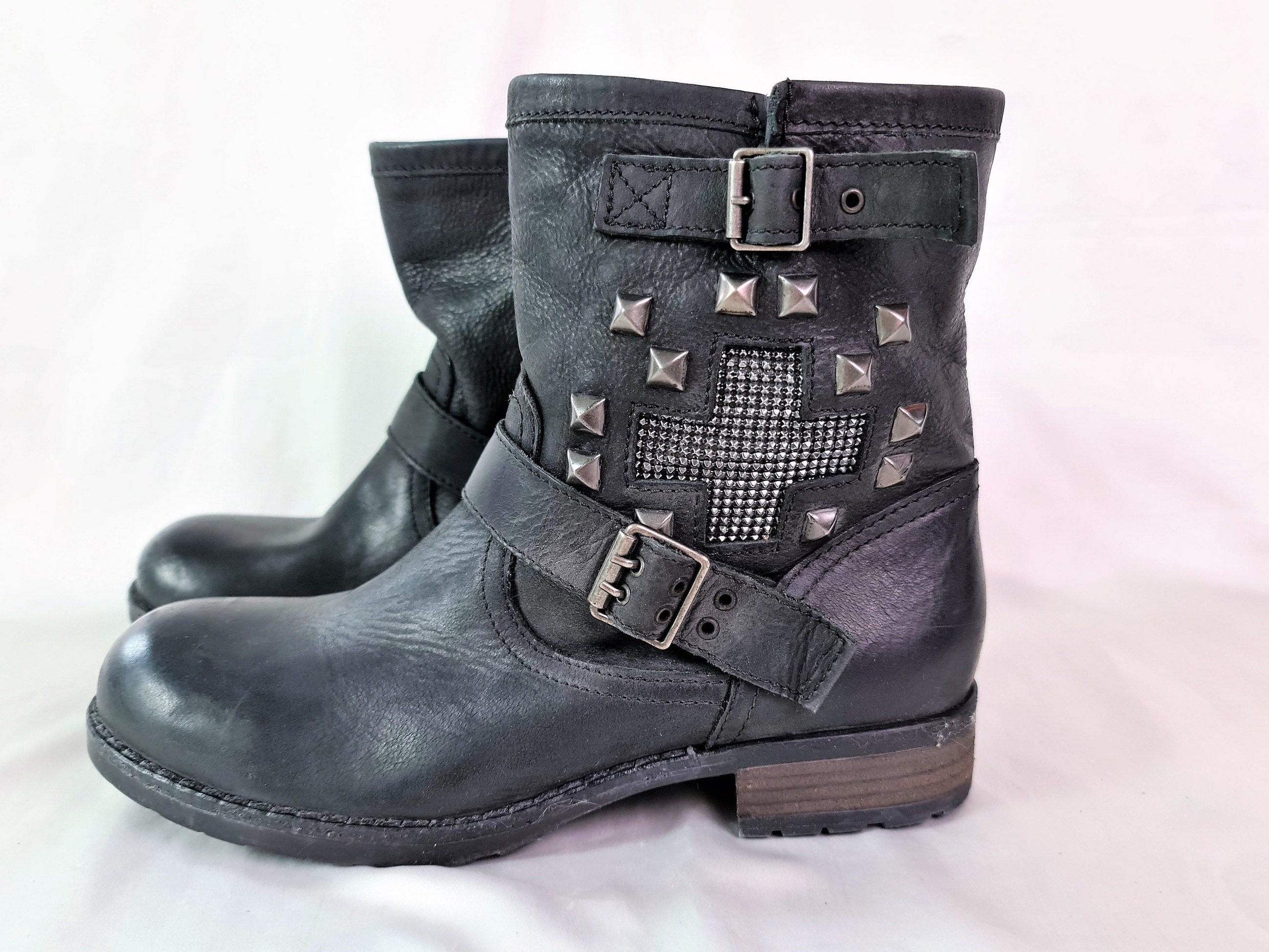 Chanel Boots Booties Shoes Black Leather/Metal Logo Heel/Hidden Platform 40