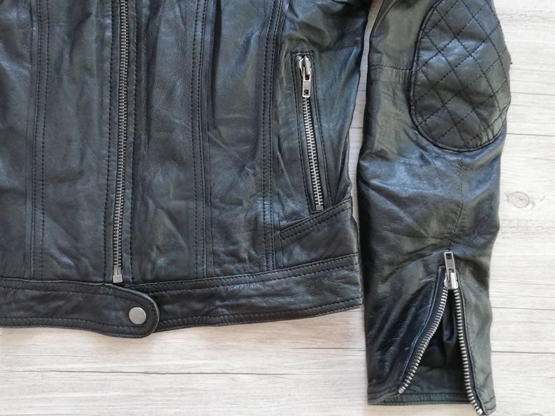 Vintage 90s Black Leather Biker Jacket Women Black Leather Quilted Shoulde Crop Jacket Zip Up BJacket Size Small Vintage Clothing Women image 10