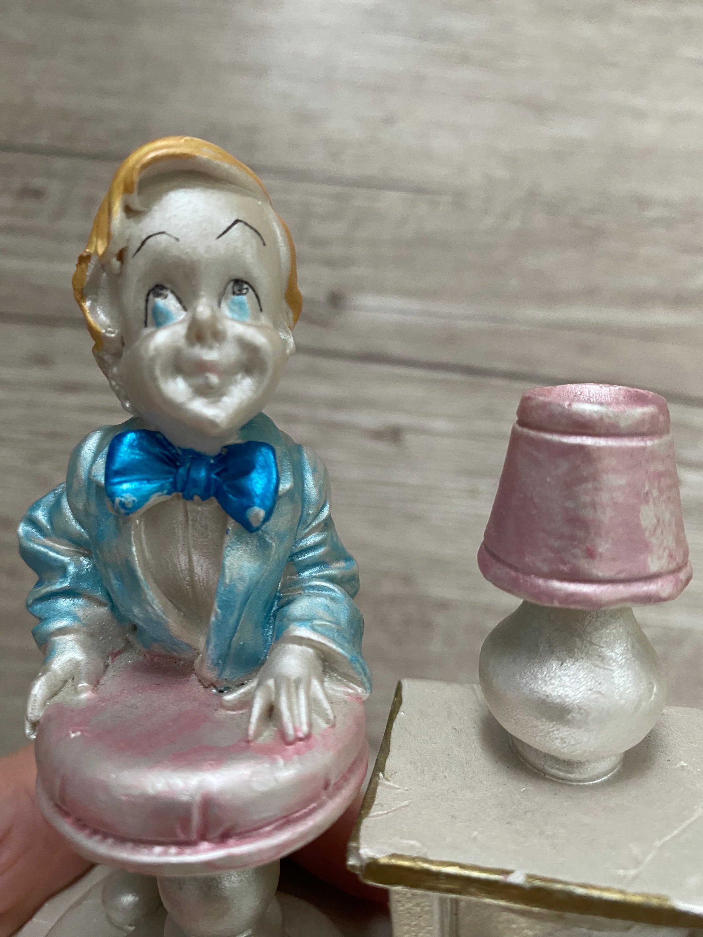 Vintage Valentino Figurine Made in Italy Resine Boy Figurine Valentino  Ornament Figurine - Etsy